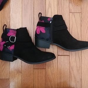 Ankle boots